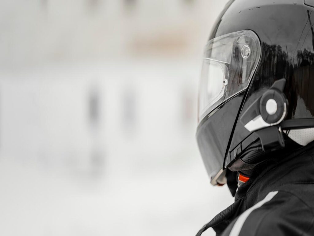 The helmet photo is used in the BAEV blog